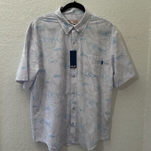 Men’s Huk dress shirt.
